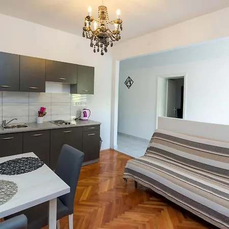 Apartment Zmika *