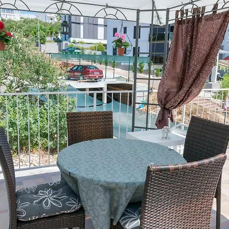 Apartment Zmika