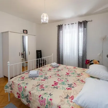 Apartment Zmika